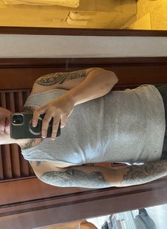 Looking4CumSlut - Acompañantes masculino in Hong Kong Photo 6 of 16
