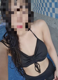 Loona - escort in Dubai Photo 1 of 4