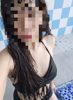 Loona - escort in Dubai Photo 4 of 4