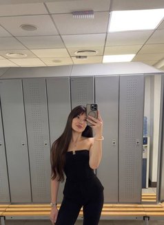 Lora - escort in Rome Photo 1 of 6