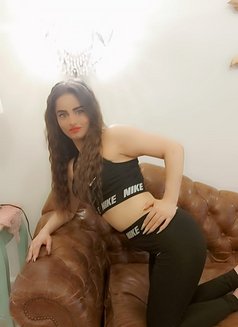 Lora - escort in Beirut Photo 2 of 12