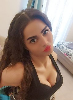 Lora - escort in Beirut Photo 3 of 12