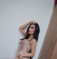 Lora - escort in Beirut