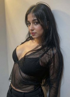 Lora - escort in Muscat Photo 6 of 6