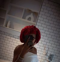 Lora - escort in Bali