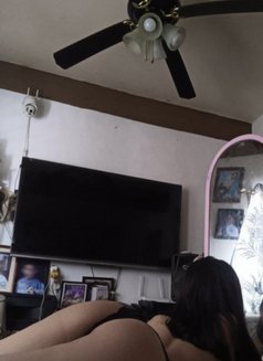 Loraine - puta in Makati City Photo 3 of 5