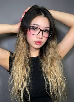 Lorein - escort in Dubai Photo 7 of 9