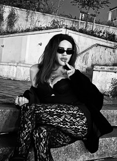 Loren. Andy - Acompañantes transexual in Dubai Photo 5 of 7