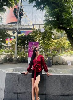 Lorena - escort in Singapore Photo 2 of 5