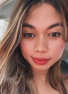 Lorena - escort in Singapore Photo 3 of 5