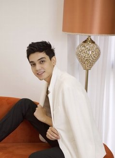 Lorentino - Male escort in Dubai Photo 5 of 9