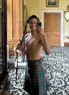 Lorenzo - Male escort in Dubai Photo 1 of 13