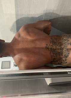 Lorenzo italiano ๐ฎ๐น - Male escort in Phuket Photo 13 of 19