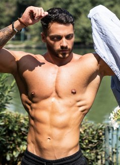 Lorenzo italiano ๐ฎ๐น - Male escort in Phuket Photo 16 of 19