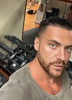 Lorenzo italiano ๐ฎ๐น - Male escort in Phuket Photo 10 of 19