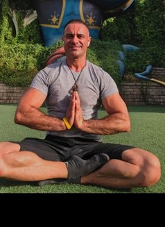 Tantra massage and healing therapy - masseur in Barcelona Photo 1 of 6