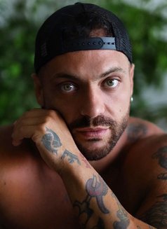 Lorenzodk - Male escort in Phuket Photo 9 of 13