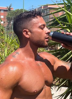 Lorenzodk - Male escort in Phuket Photo 12 of 13