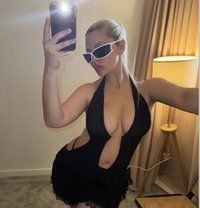 Loretta - escort in London Photo 1 of 3