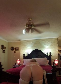 Loretta - escort in Okinawa Island Photo 3 of 4