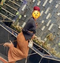 Lorna - Intérprete de adultos in Nairobi