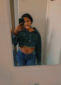 Lorna - escort in Dar es Salaam Photo 2 of 3