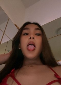 Lorr - Transsexual escort in Makati City Photo 4 of 8