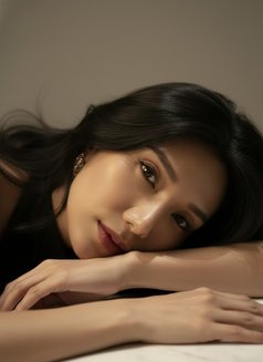 Lorraine - puta in Hong Kong Photo 3 of 4