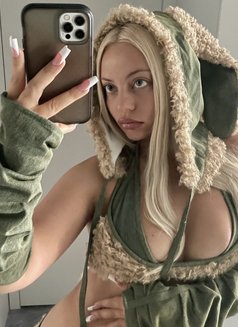 Lorretta - escort in Okinawa Island Photo 2 of 3