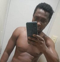 Los Maxi - Male escort in Manila