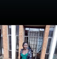 Losh - escort in Nairobi