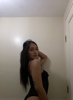 Lou Camshow/meet Up - Acompañantes transexual in Manila Photo 6 of 8