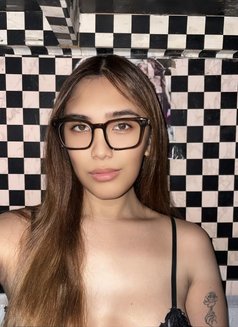 Lou Camshow/meet Up - Transsexual escort in Manila Photo 13 of 15