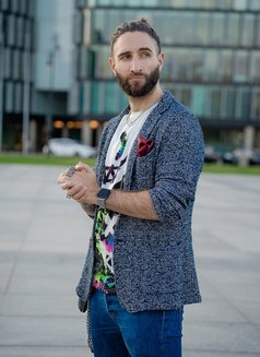 Louis - Male escort in Vienna Photo 5 of 13