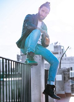 Louis - Male escort in Vienna Photo 7 of 13