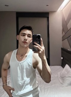 Louis Handsome - Male escort in Singapore Photo 1 of 12
