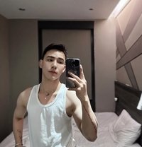 Louis Handsome - Male escort in Ho Chi Minh City Photo 1 of 8