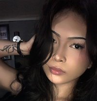 Louise Thick Girl (Available Tonight) - Transsexual escort in Makati City