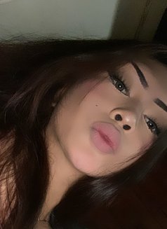 Louise Thick Girl - Transsexual escort in Makati City Photo 2 of 4
