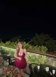 Louise - escort in Manila Photo 7 of 9