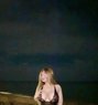 Louise - escort in Manila Photo 5 of 10