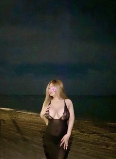 Louise - escort in Manila Photo 5 of 10