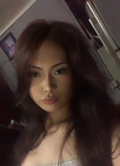 Louise - Transsexual escort in Manila Photo 1 of 3