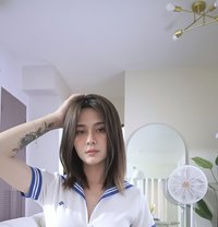 Louise - Transsexual escort in Manila