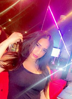 Louise Paris75015éme - Transsexual escort in Paris Photo 11 of 11