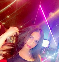 Louise Paris75015éme - Transsexual escort in Paris