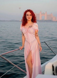Louise - puta in Dubai Photo 4 of 6