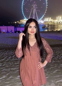 Louise - escort in Dubai Photo 6 of 10