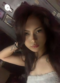 Louisebaby (Available Manila) - Transsexual escort in Makati City Photo 1 of 5