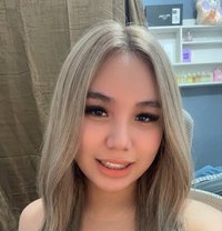Louise Sexy Dick - Transsexual escort in Makati City Photo 3 of 5